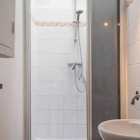 Charming 1bd Near Saint Lazare - Apartment Paris